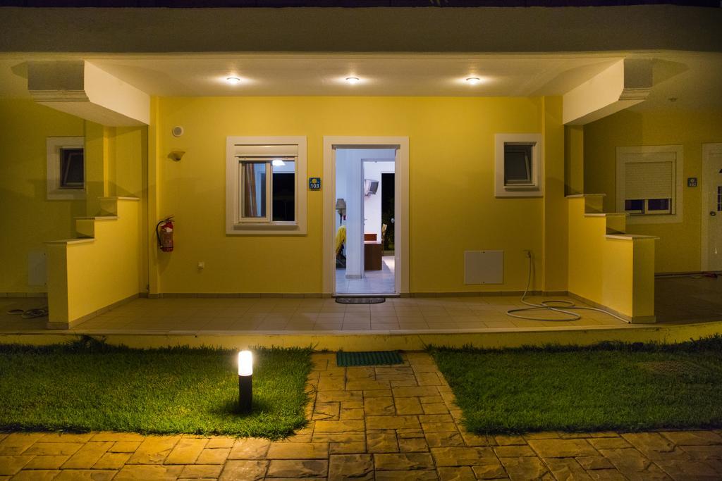 Vakis Apartments Захаро Екстериор снимка