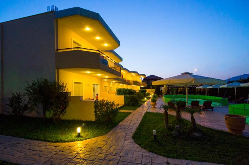 Vakis Apartments Захаро Екстериор снимка