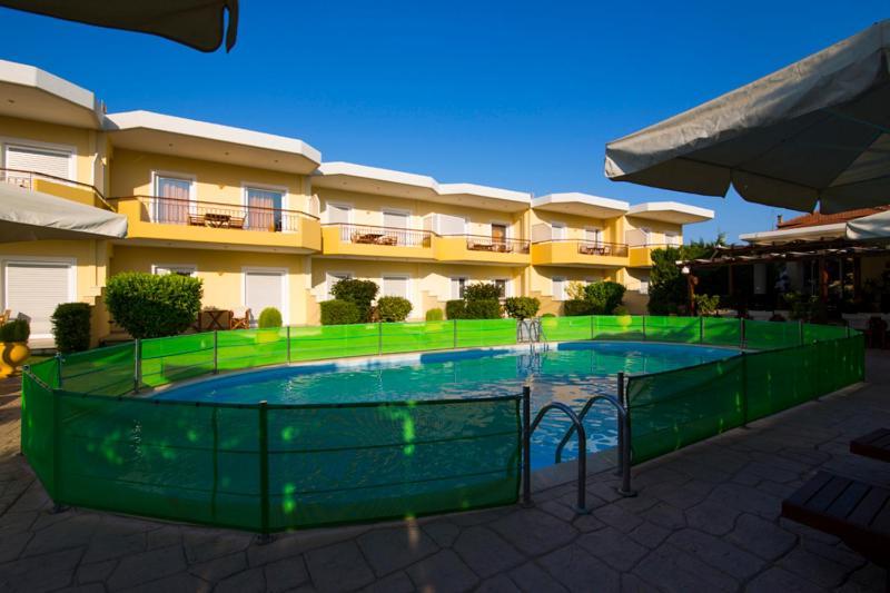 Vakis Apartments Захаро Екстериор снимка
